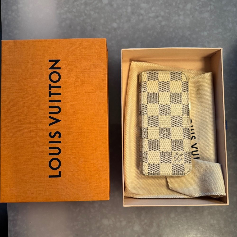 Genuine LV iPhone 9 case